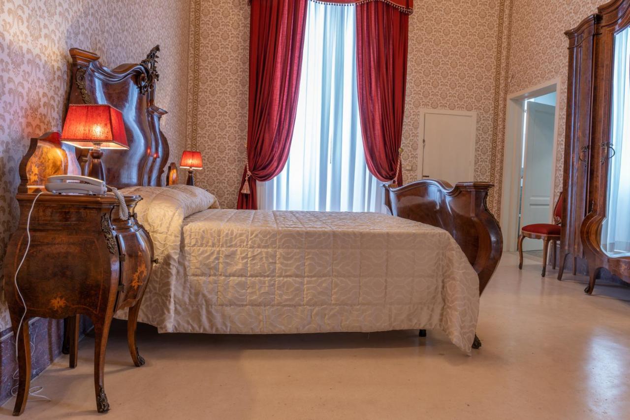 Il Cavaliere Al Borgo Antico Otel Copertino Dış mekan fotoğraf