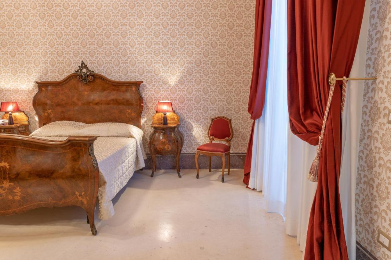 Il Cavaliere Al Borgo Antico Otel Copertino Dış mekan fotoğraf