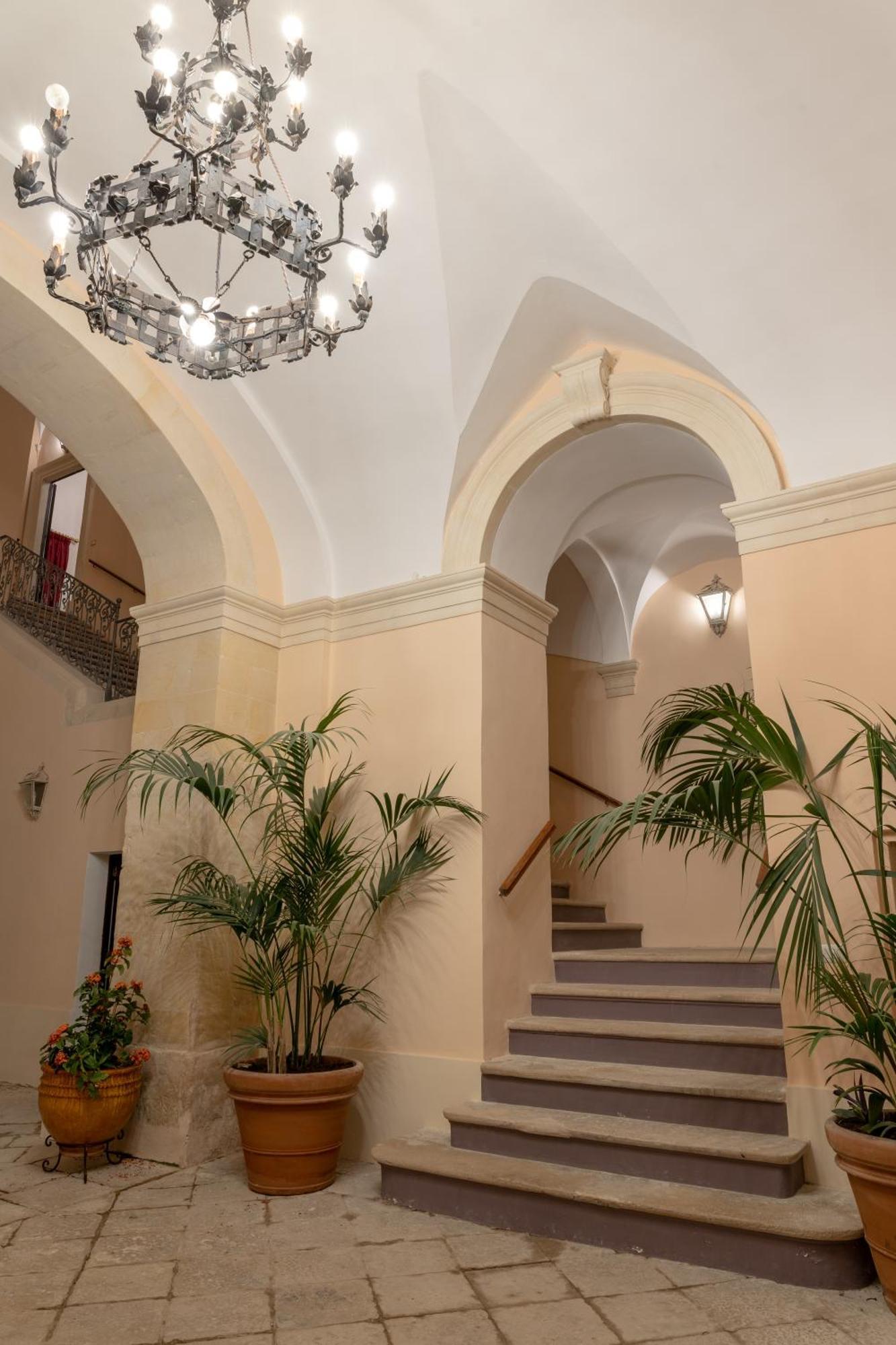 Il Cavaliere Al Borgo Antico Otel Copertino Dış mekan fotoğraf